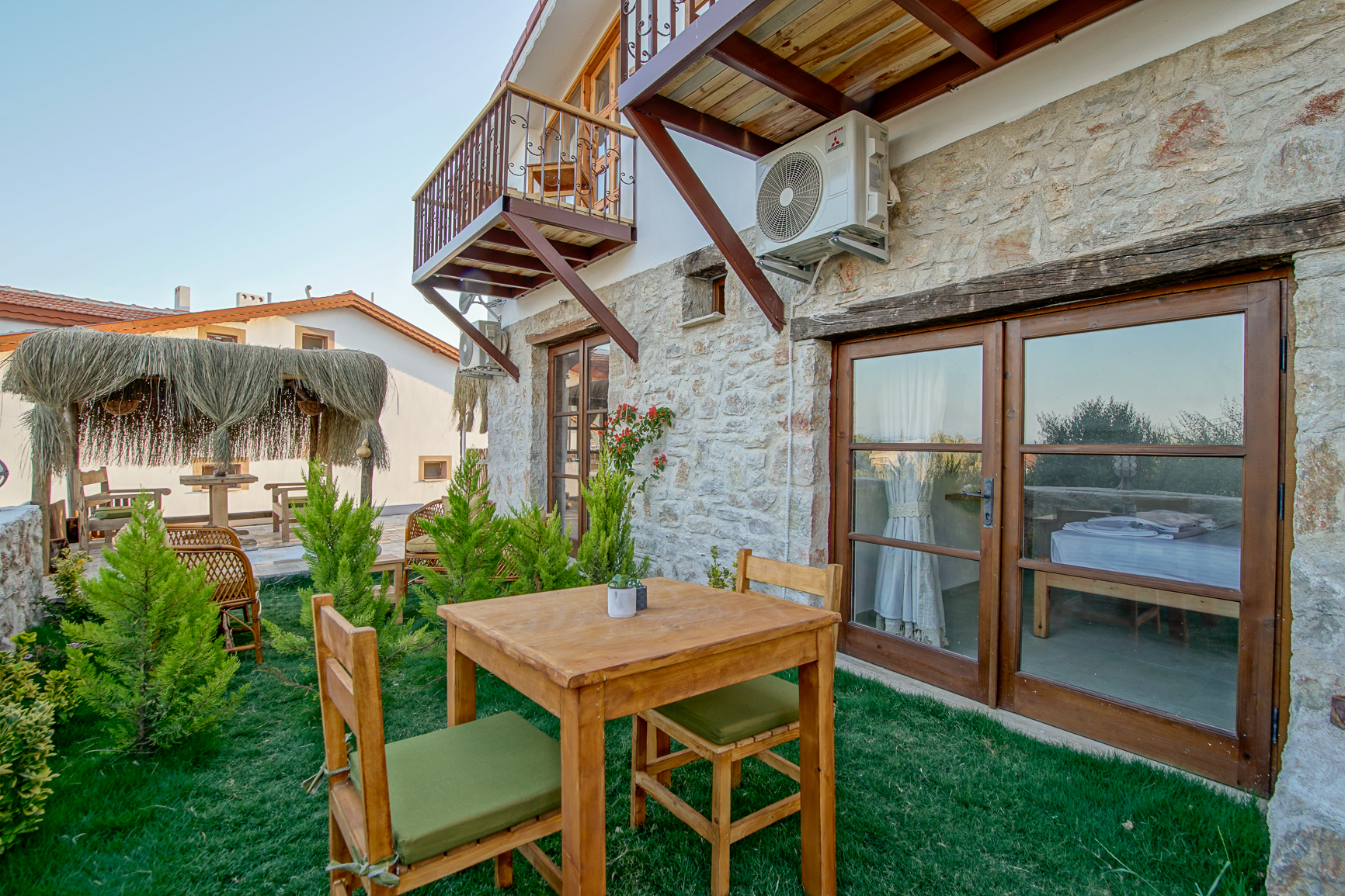 Deniz Manzaralı Bahçe Katı